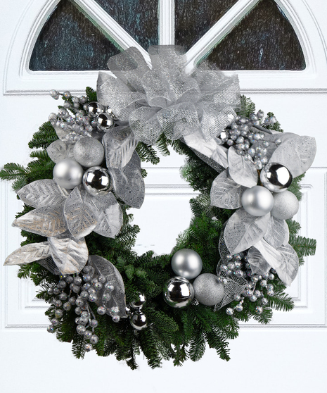Silver Falls - Decorated Fresh Wreath